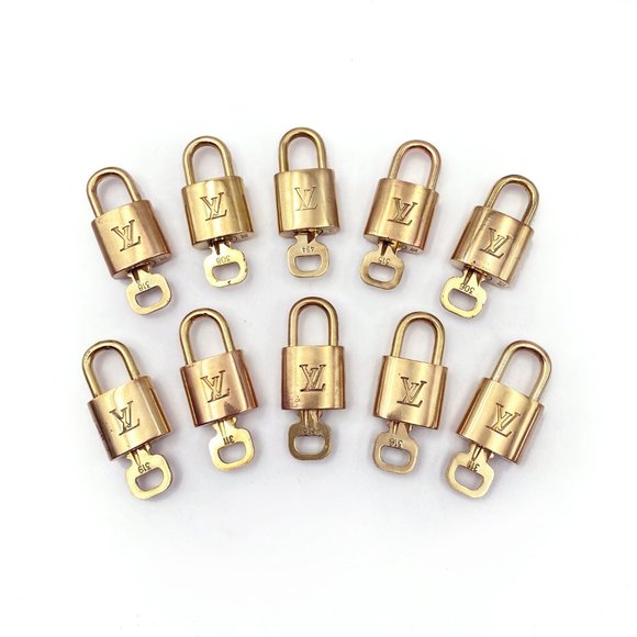 Louis Vuitton - Set of 10 Padlocks with key - Brass Gold - Random numbers - Picture 2 of 10